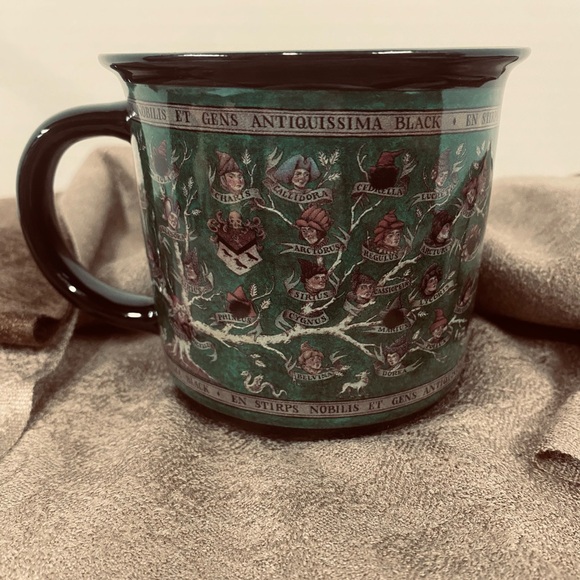 RARE LitJoy Exclusive Harry Potter Black Family Tapestry Mug 4” Diameter - Picture 2 of 16